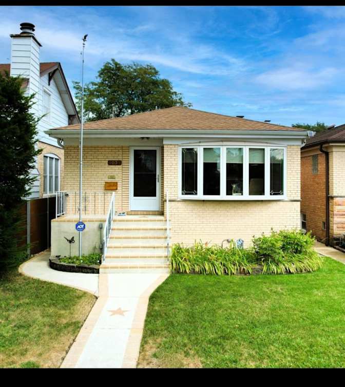 Private room to rent in share house North Mason Ave...