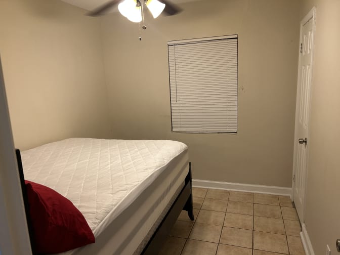 Photo of Redd's room