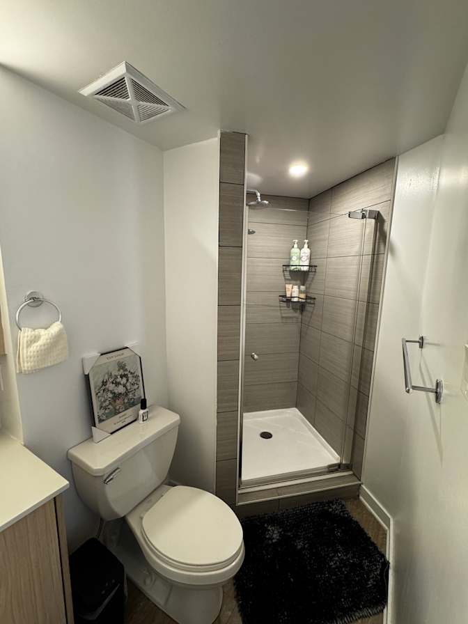 Photo of Aylár's room