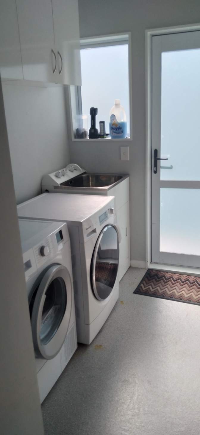 Private room to rent in share house Johnston Stre... Roomies.co.nz