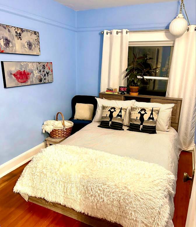 Photo of Elizabeth's room
