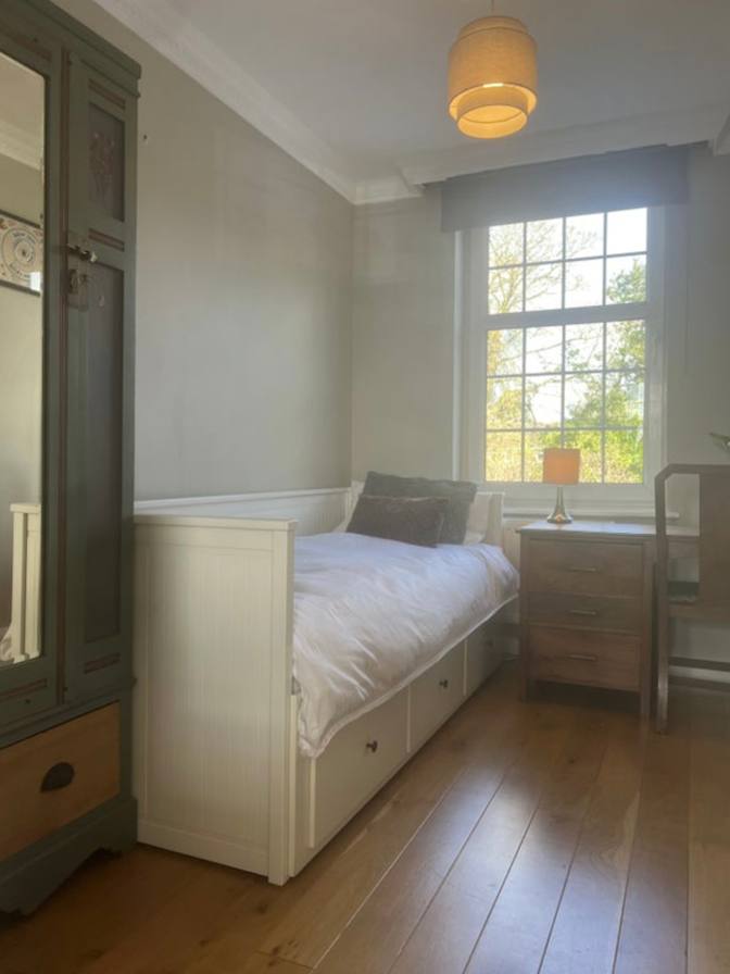 Photo of Caroline's room