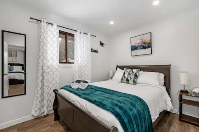 harshprateek sachar's room