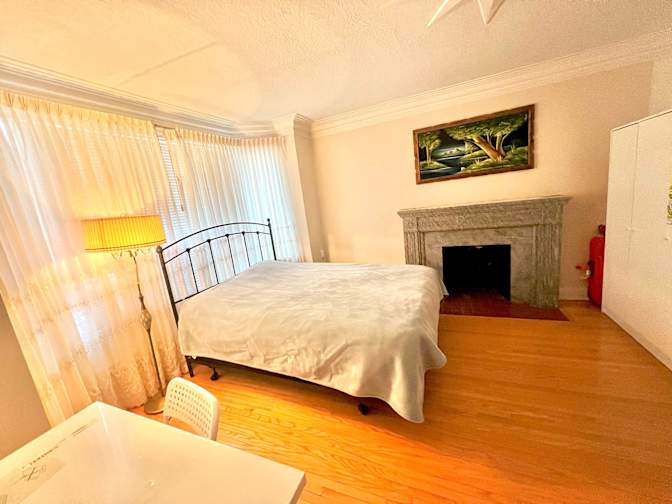 EKC Homestay Toronto's room