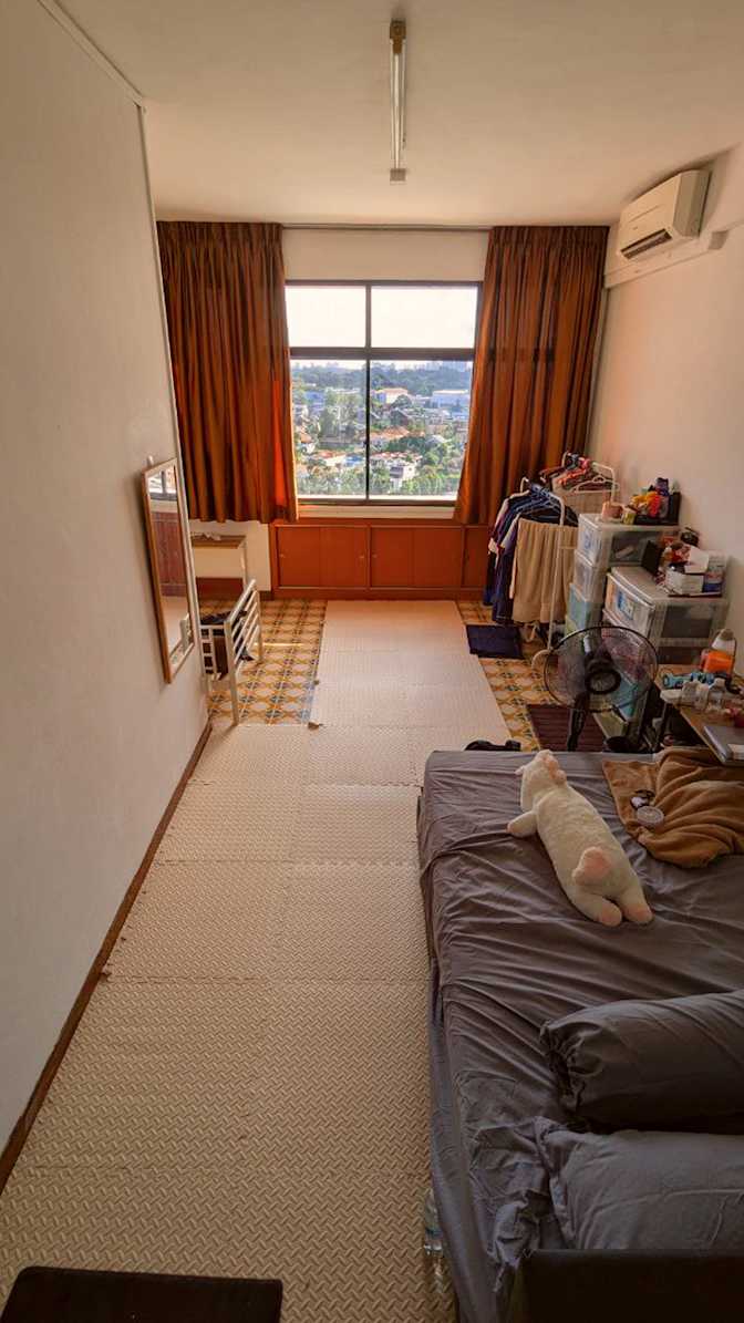 Photo of Jonthelaw's room
