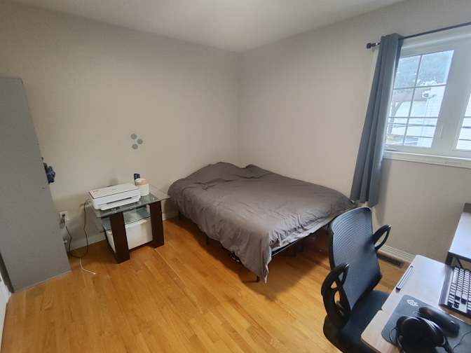 Andy How Hok Hium's room