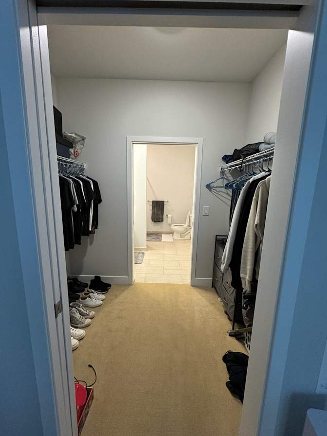 Private room to rent in share house Revere Beach Pa...