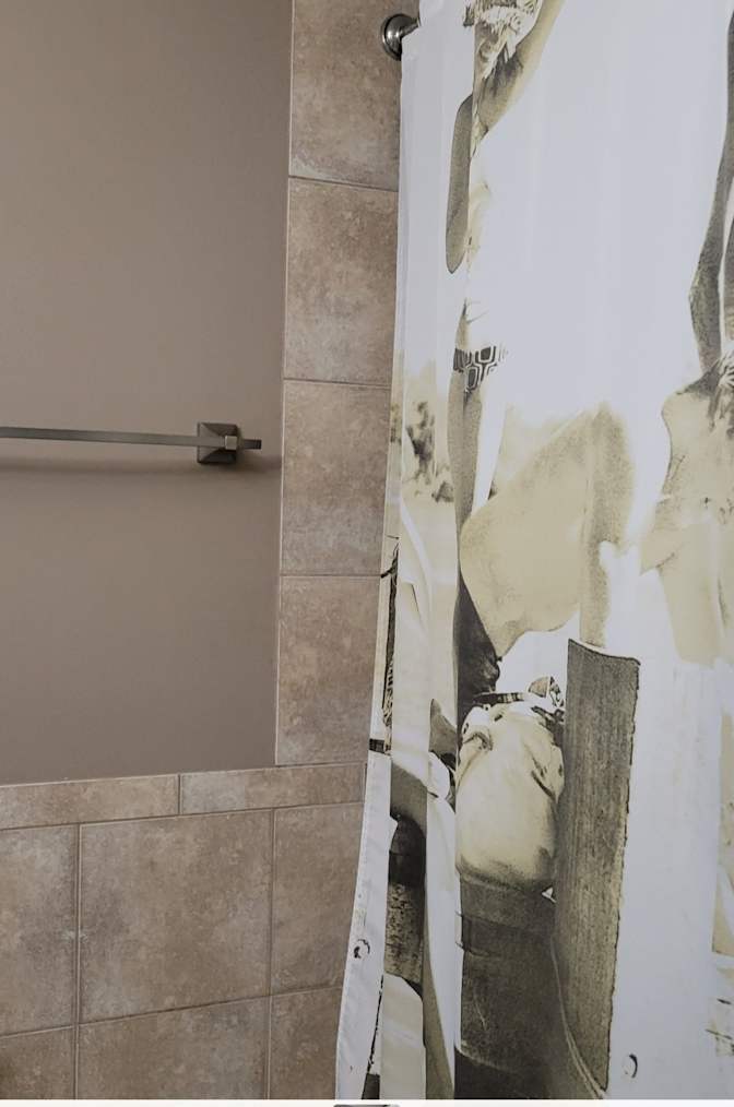 Kevin  Jefferies's room