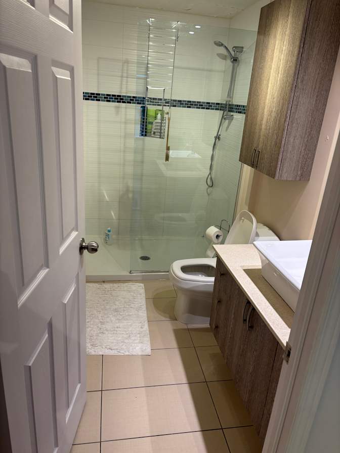 Guy Ben-Shoshan's room