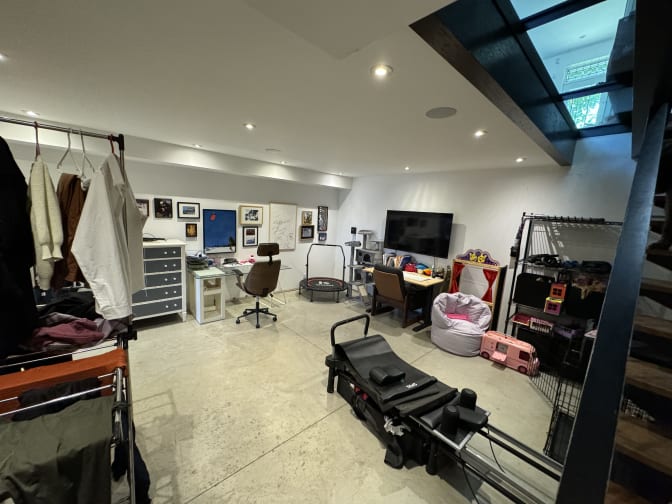 Ahier, Martine's room