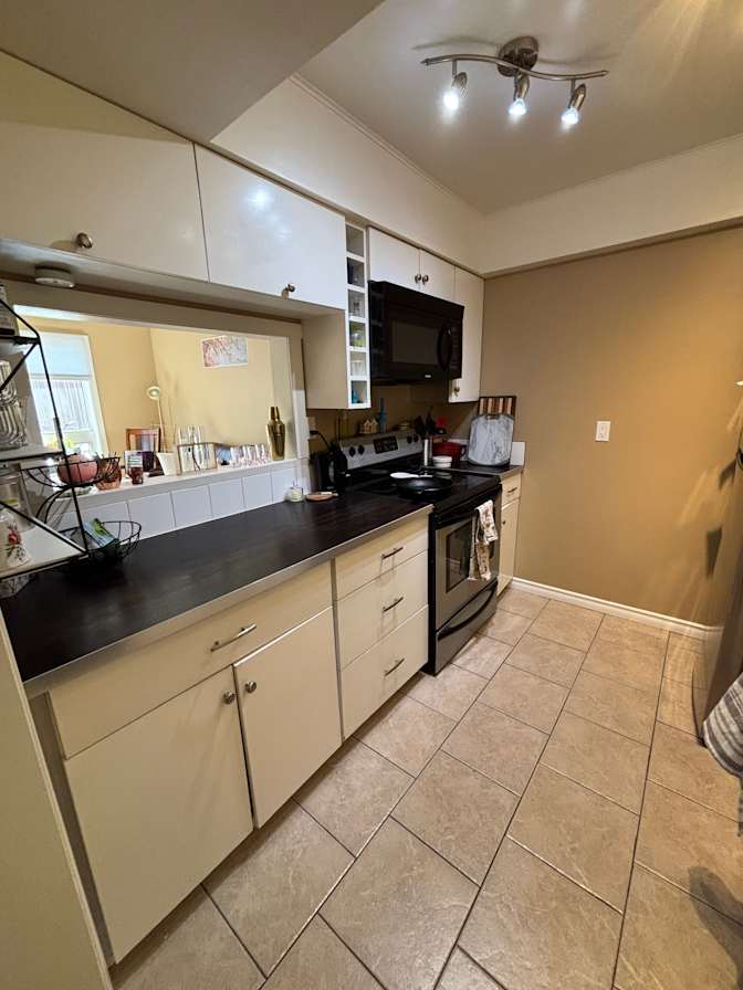 Anneliese Yanota's room