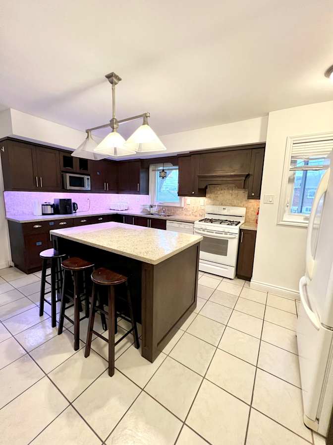 EKC Homestay Toronto's room