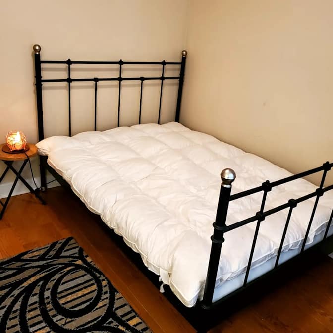 Desh Alexander's room