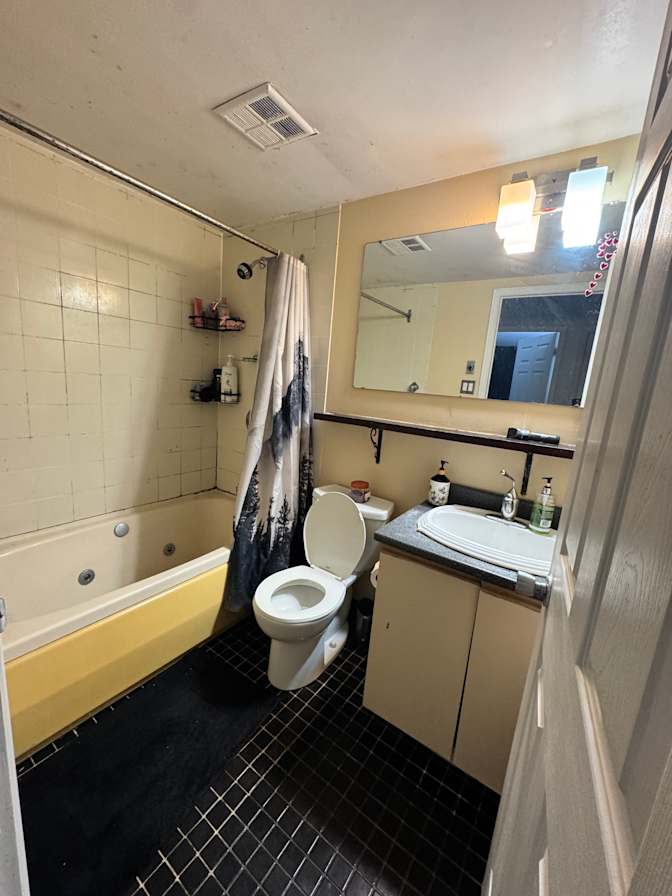 Pierre Bedrossian's room