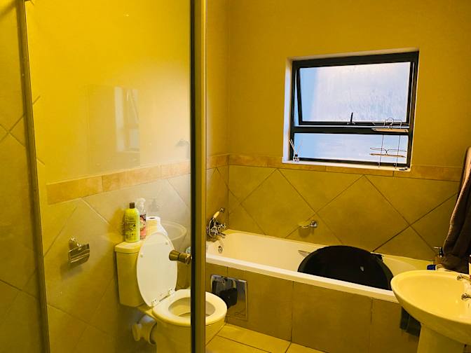 Photo of Sinoxolo's room