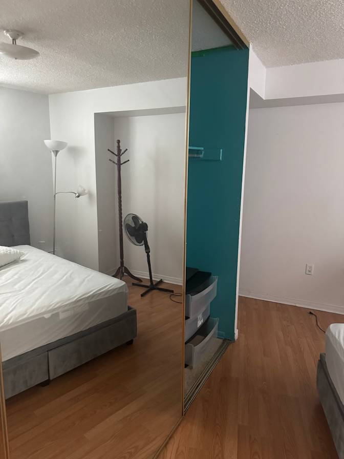 Photo of Mark Romuar's room