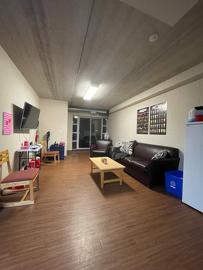 Chelsey Sinkins's room