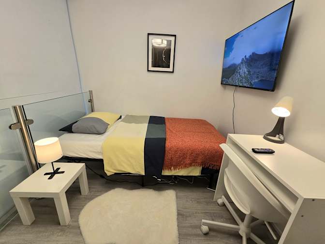 Harrington Toronto's room