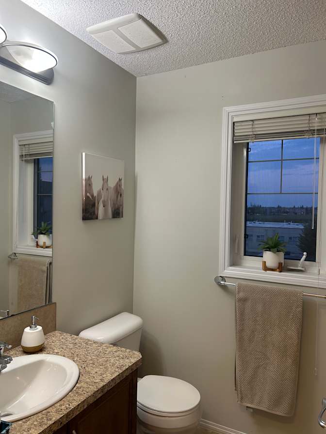 Laura KESSLER's room