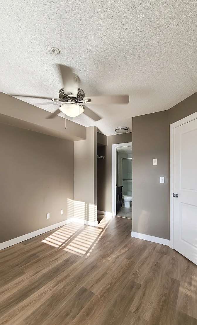 Quynh Huong Le's room