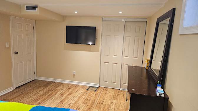 HONG TAI JIAO's room