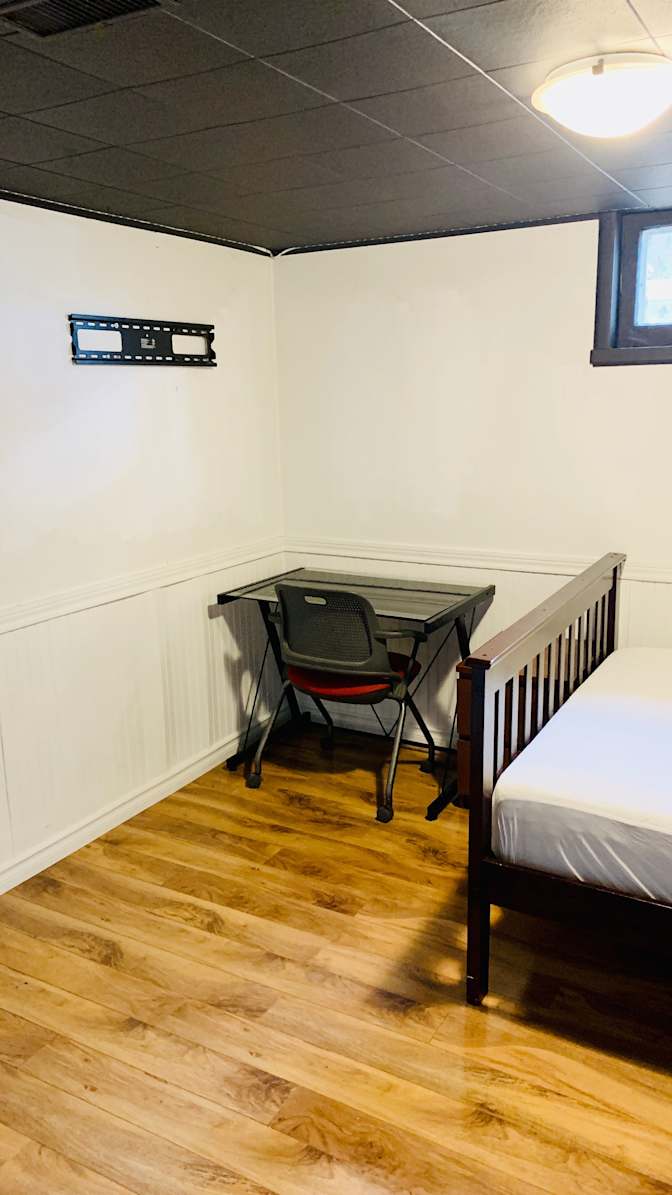 Cozy Cristine's Shared Condo's room