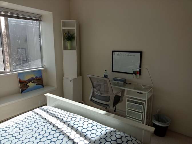 Cléo and Carl's room