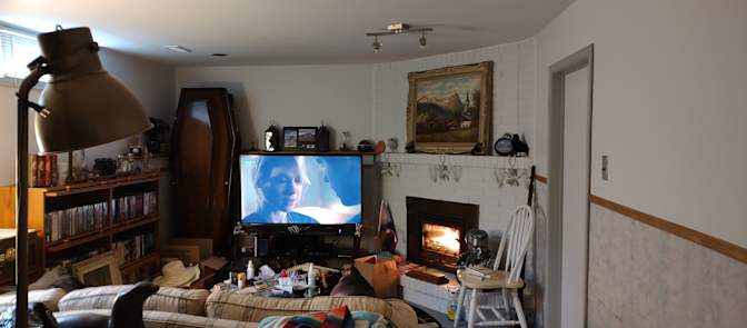 Carlie Summers's room