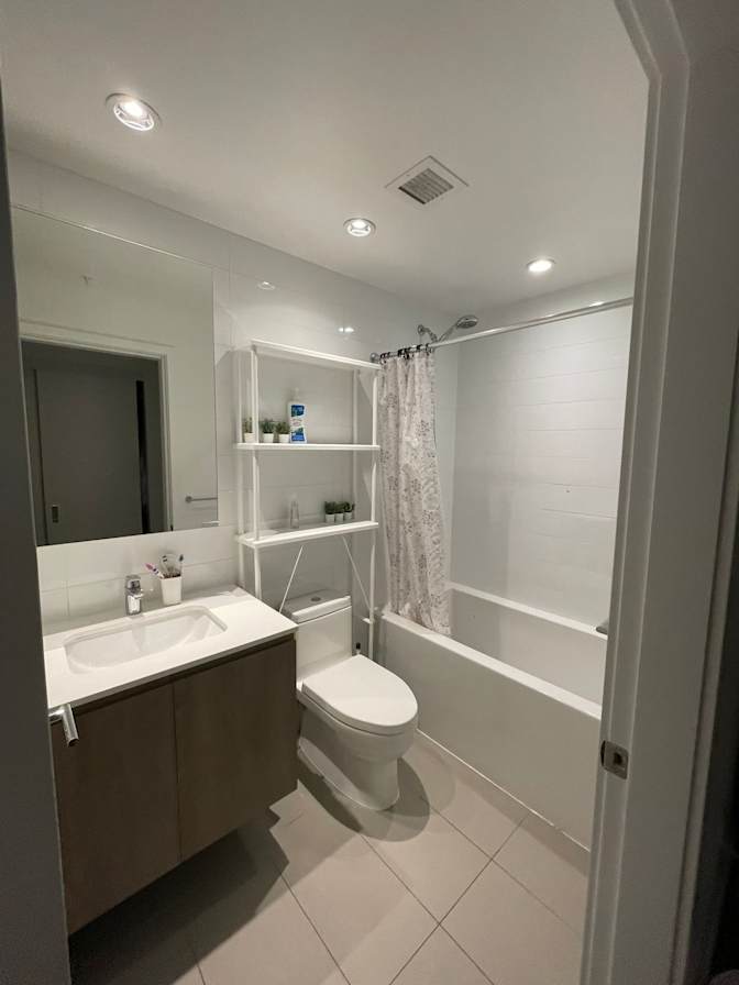 shessid Avila's room