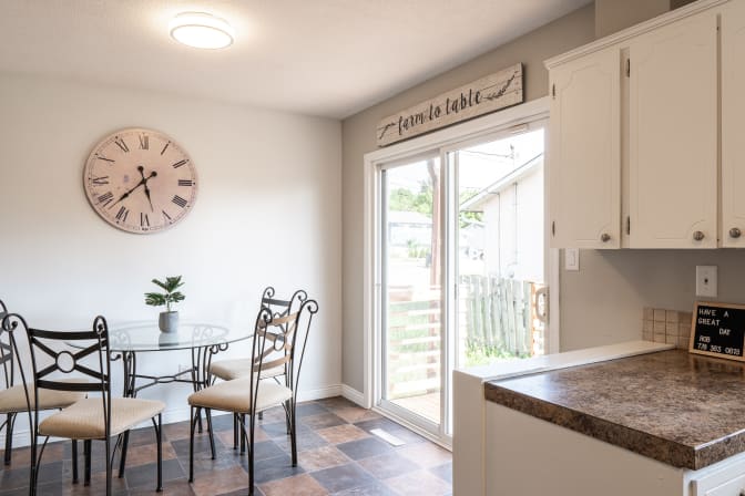 Robert Thomson's room