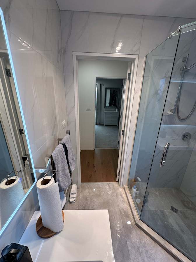 Photo of Moe Amouzgar's room