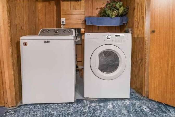 Maureen and Darlene's room