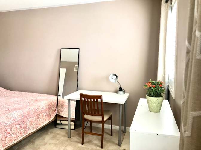 J.Hudson-Oliver's room