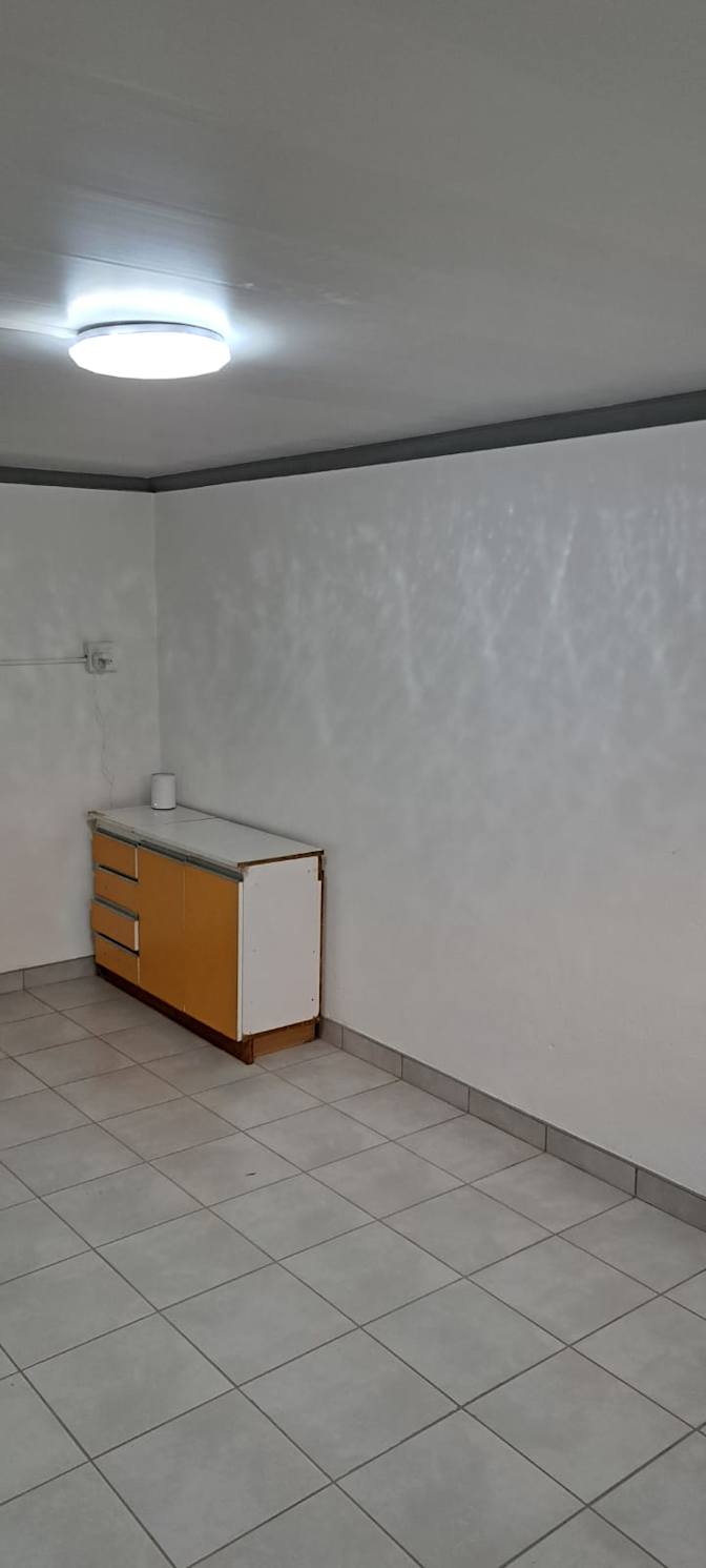 Photo of Duminator's room