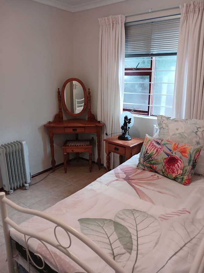 Photo of LIZ's room