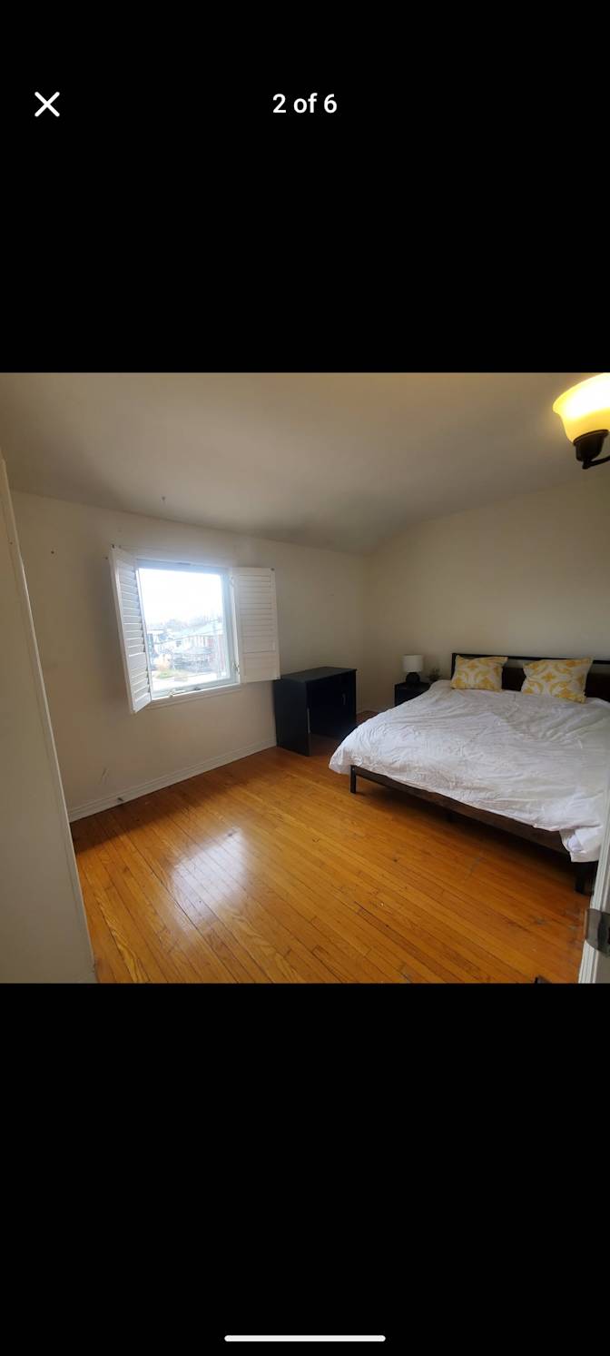 Alejandro Fernandez's room