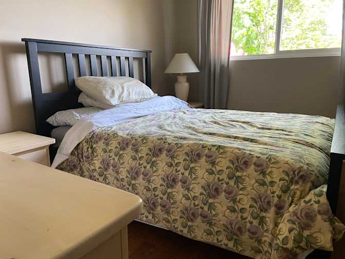 Central Nanaimo's room