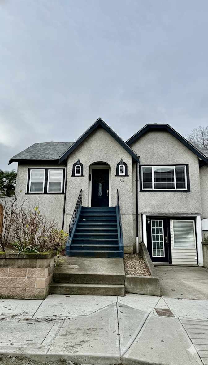 Genevieve Claire's room