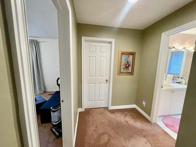 Mahnaz Shahrzad Asr's room