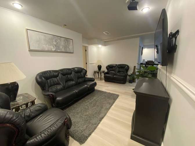 Rooms Available's room