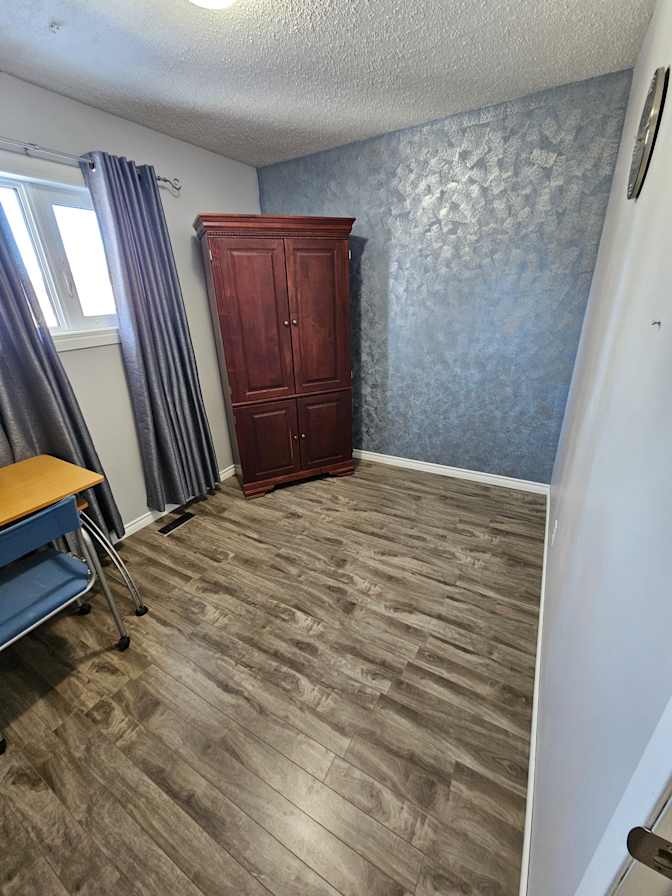 Derrick P Francis's room