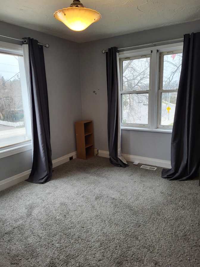 quinn hollohan's room