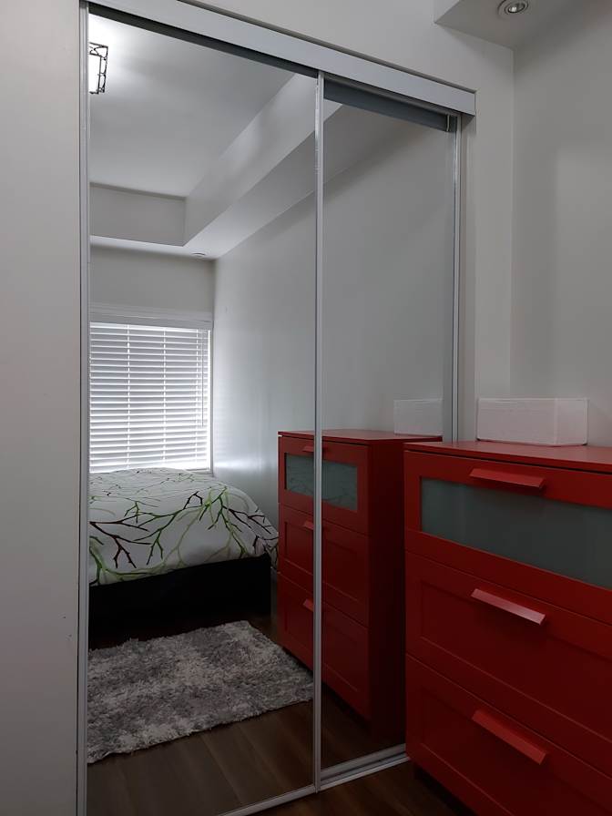 Tess LLarinas's room