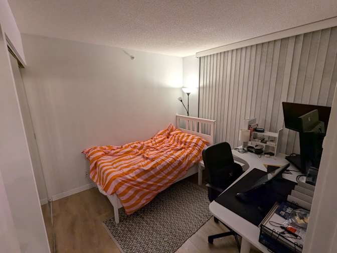 JAVIER DIAZ SANTANA's room