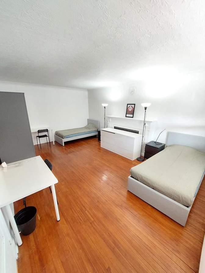 EKC Homestay Toronto's room