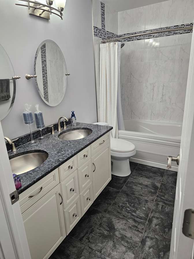 Derrick P Francis's room