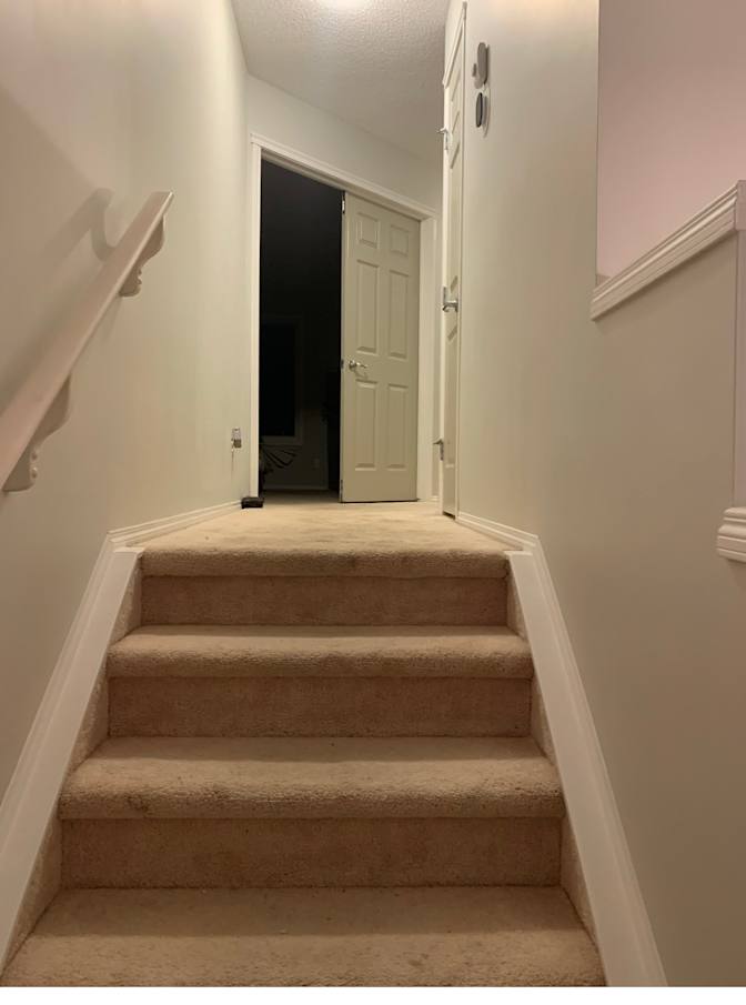 Laura KESSLER's room