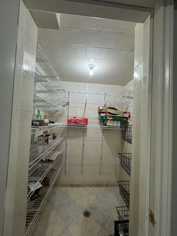 Flauta, Pamela's room