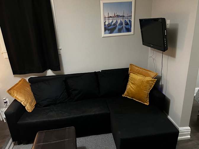 Nick Sarkovski's room