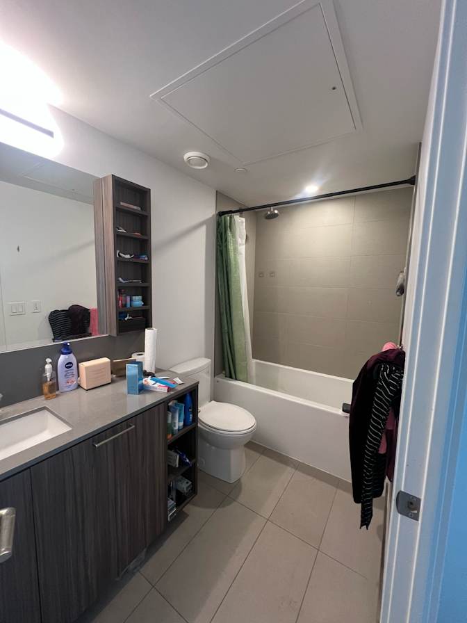 Photo of Mina Vekaria's room